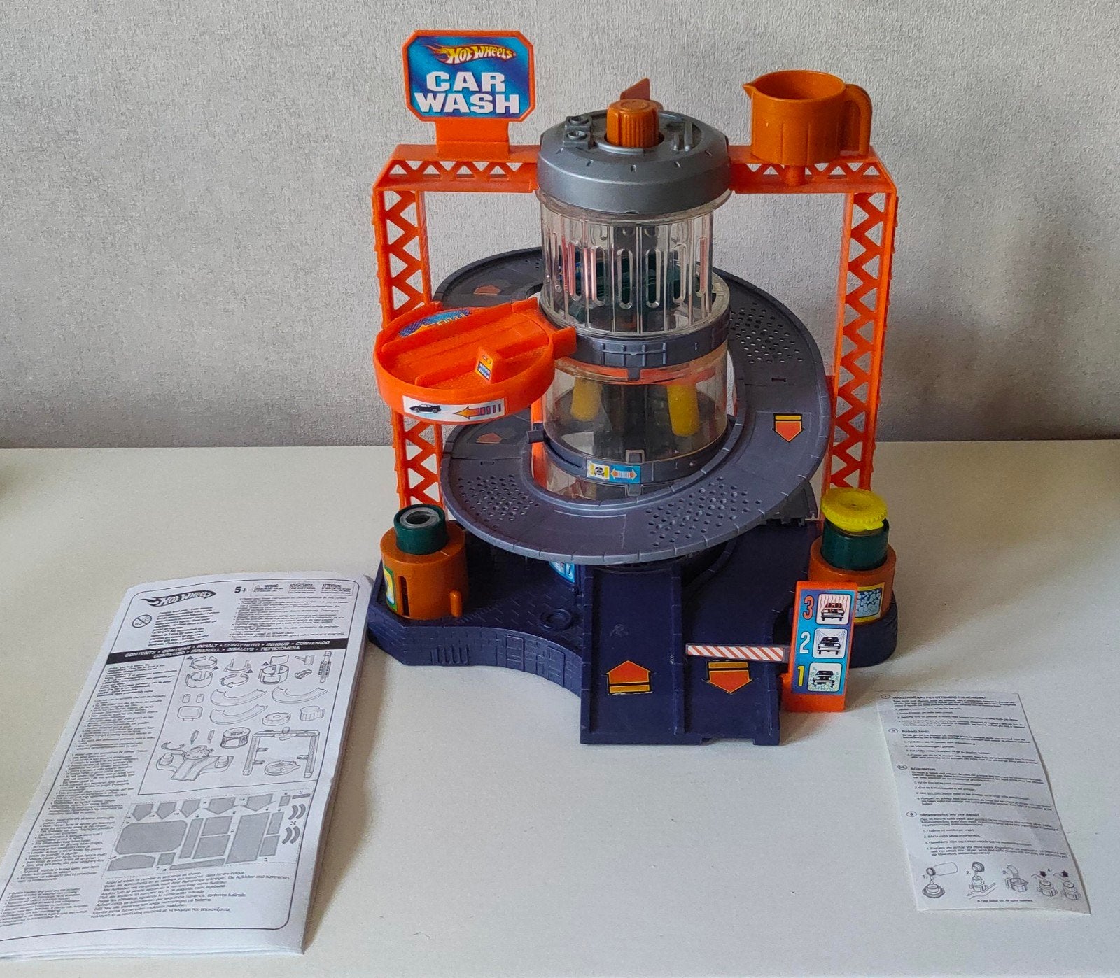 Hot Wheels City wasstraat/carwash 3 etages, met handleiding, Ophalen of Verzenden, Zo goed als nieuw