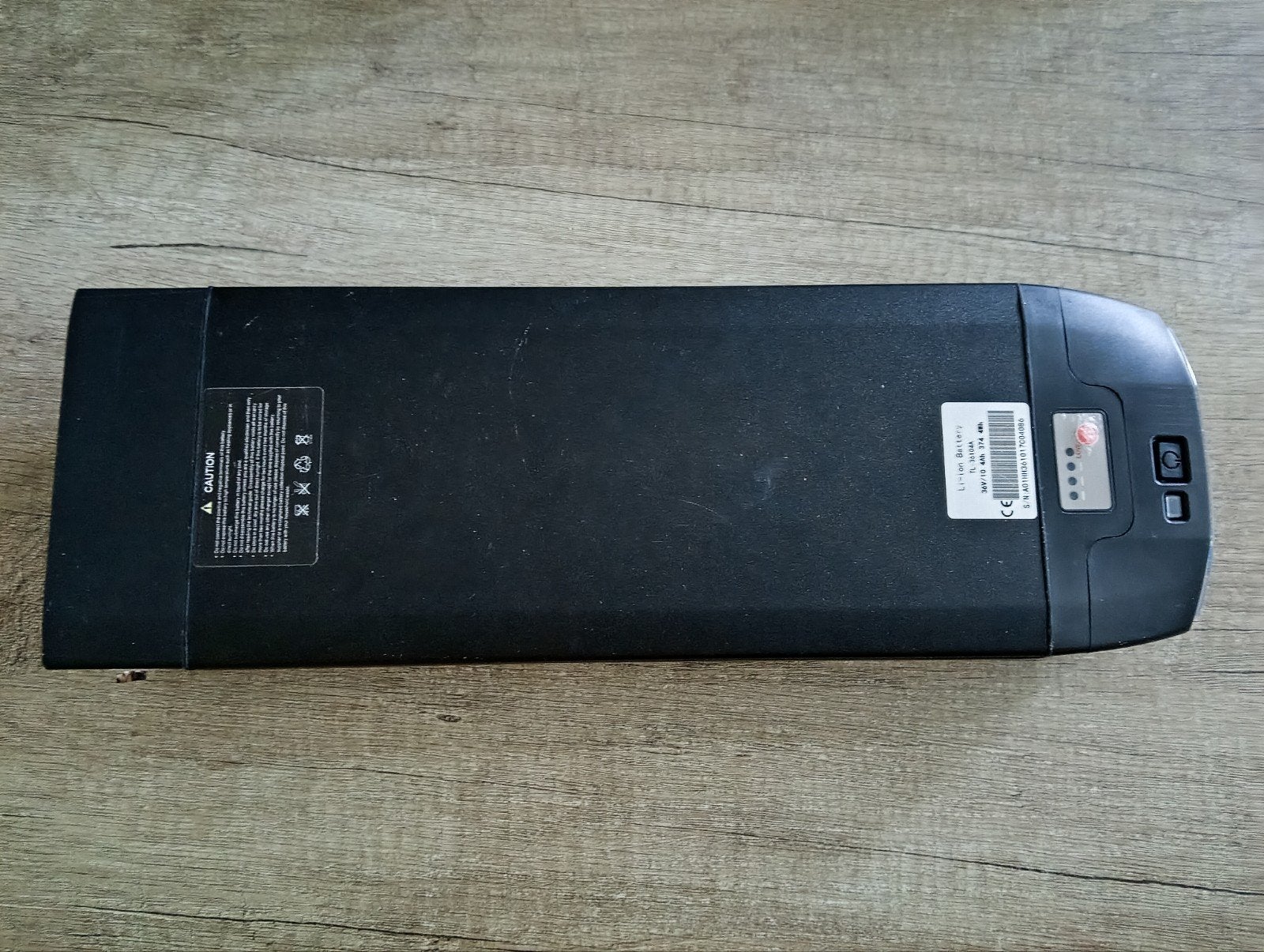 Brinckers bagagedrager fietsaccu 36V 10.4Ah met lader, Ophalen, Gebruikt