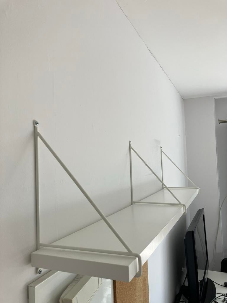 Witte IKEA plank Bergshult met witte steunen, Ophalen, Zo goed als nieuw