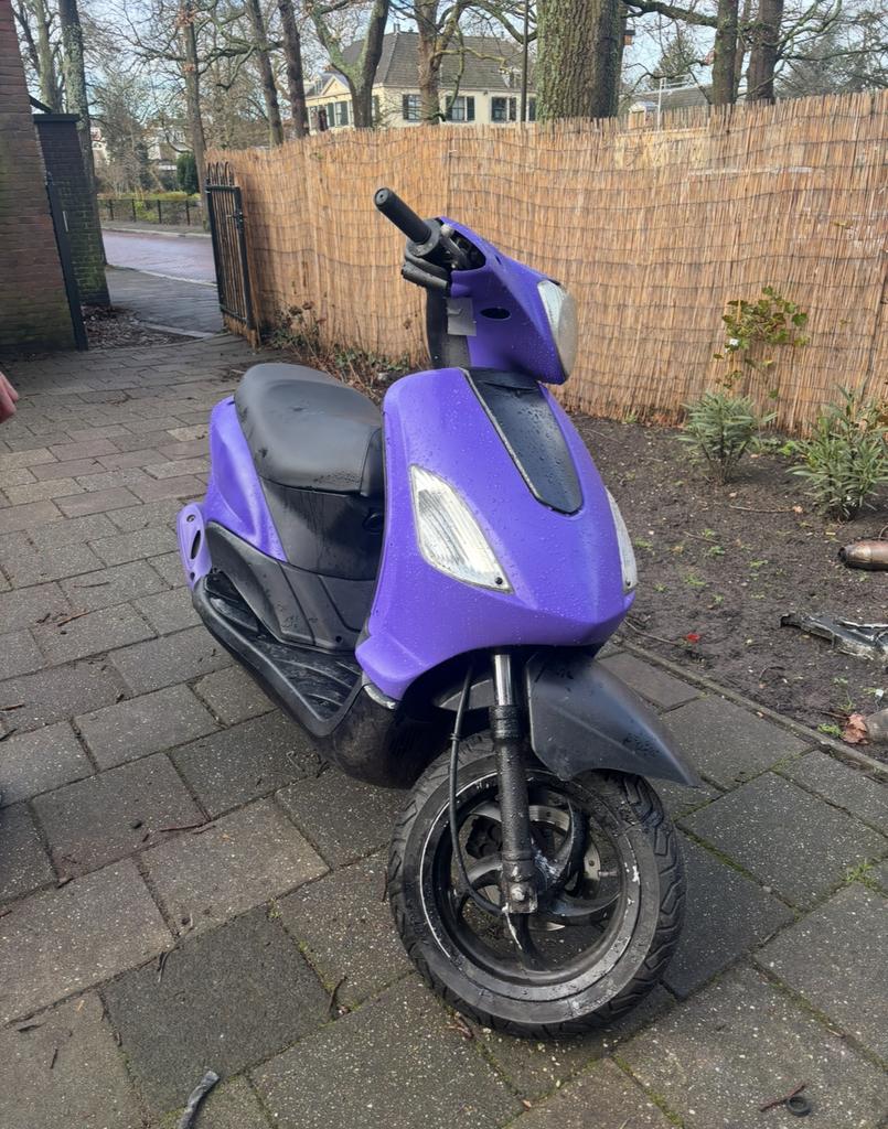 Piaggio fly 80cc (met zwarte kappen), Ophalen, Gebruikt, Benzine, Fly