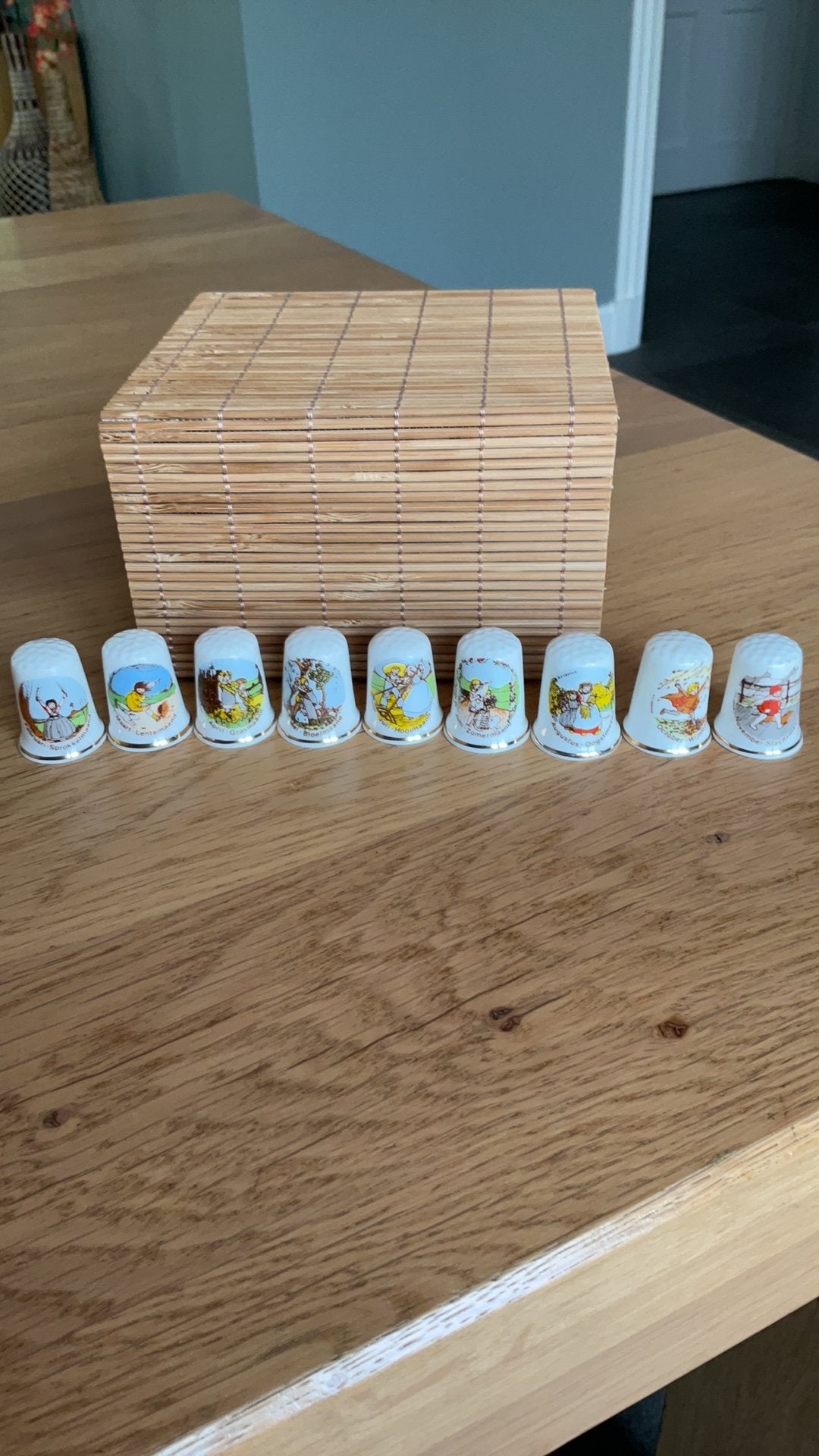 Maanden van Van Goor vingerhoedje vingerhoedjes vingerhoed, Verzamelen, Ophalen of Verzenden, Nieuw, Porselein, Nederland