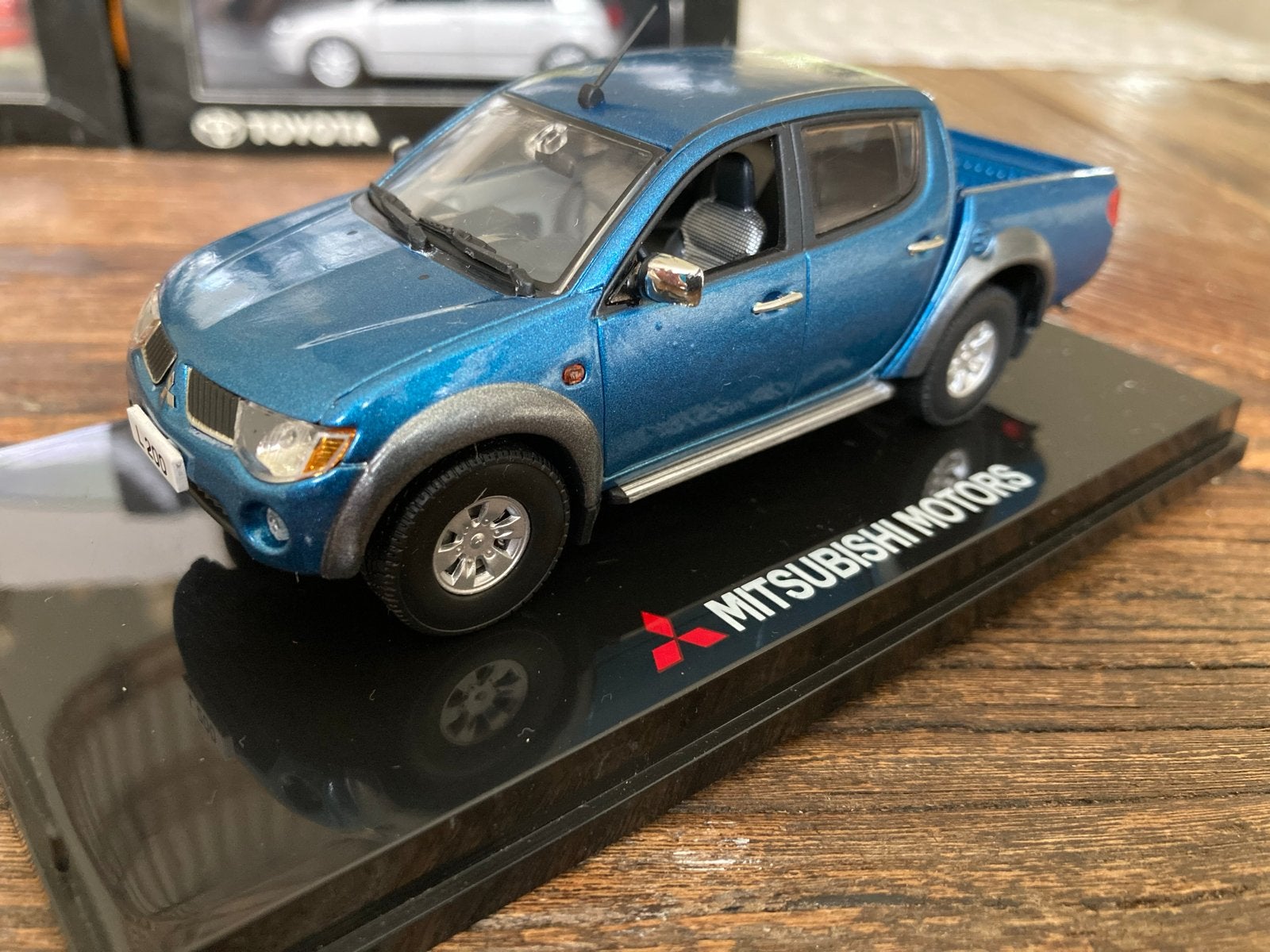 Mitsubishi L200 Sun Star 1/43 - Nieuw in verpakking, Ophalen of Verzenden, Nieuw, Auto, Overige merken