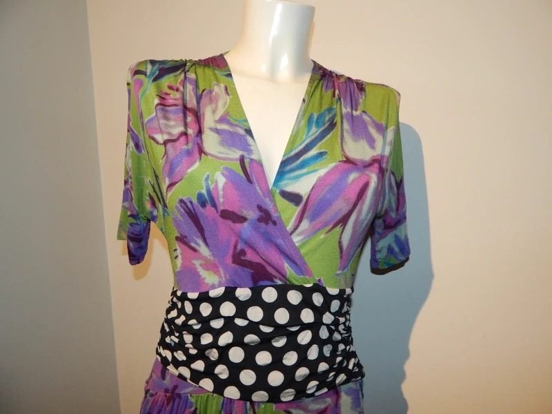 Etro stretch truitje prachtige kleuren stippen deel midden46, Kleding | Dames, Maat 38/40 (M), Etro, Zo goed als nieuw, Korte mouw