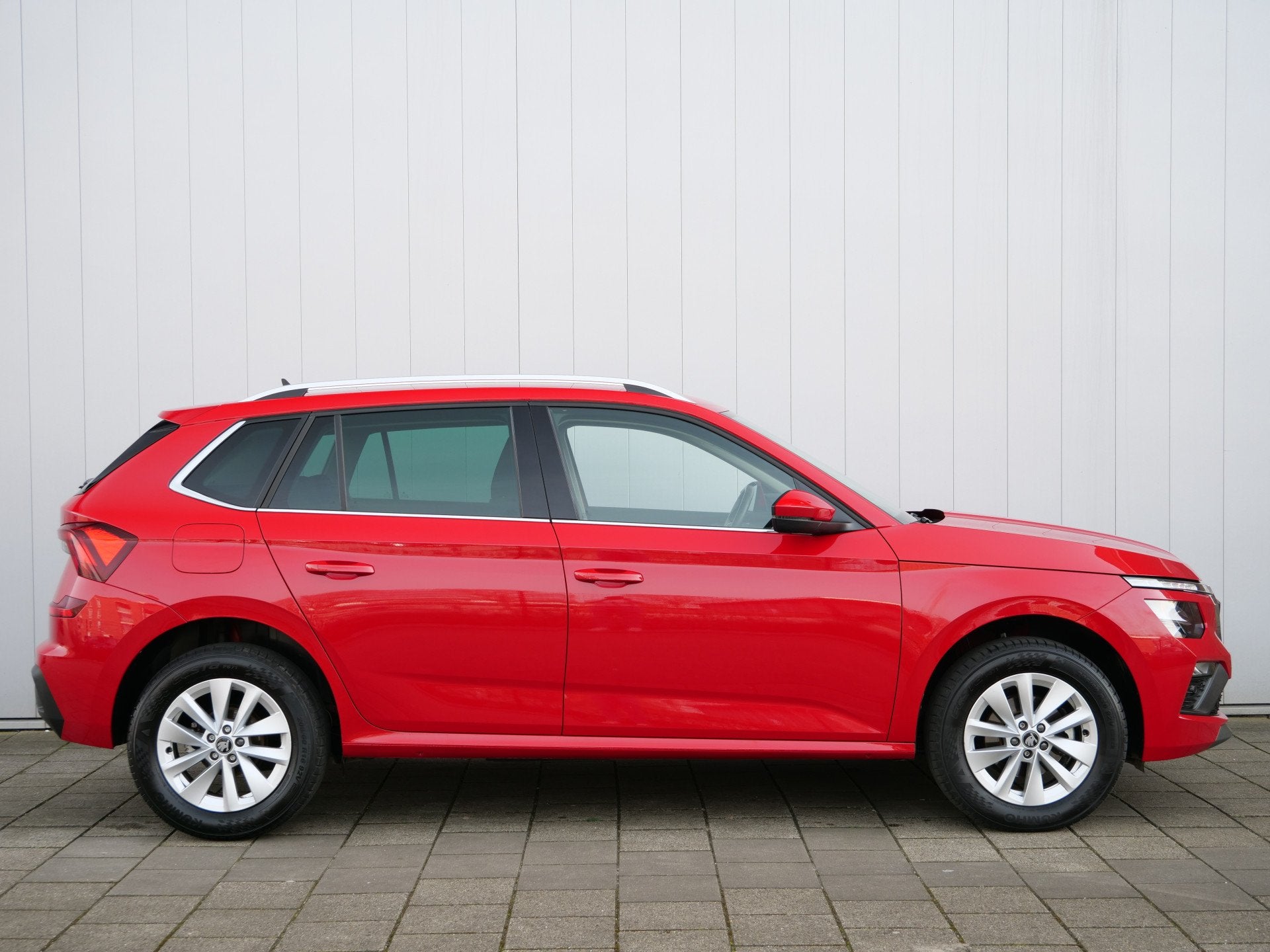 Skoda Kamiq 1.0 TSI Business Edition 116 Pk Automaat Camera, Auto's, Stof, Kamiq, SUV of Terreinwagen, 999 cc