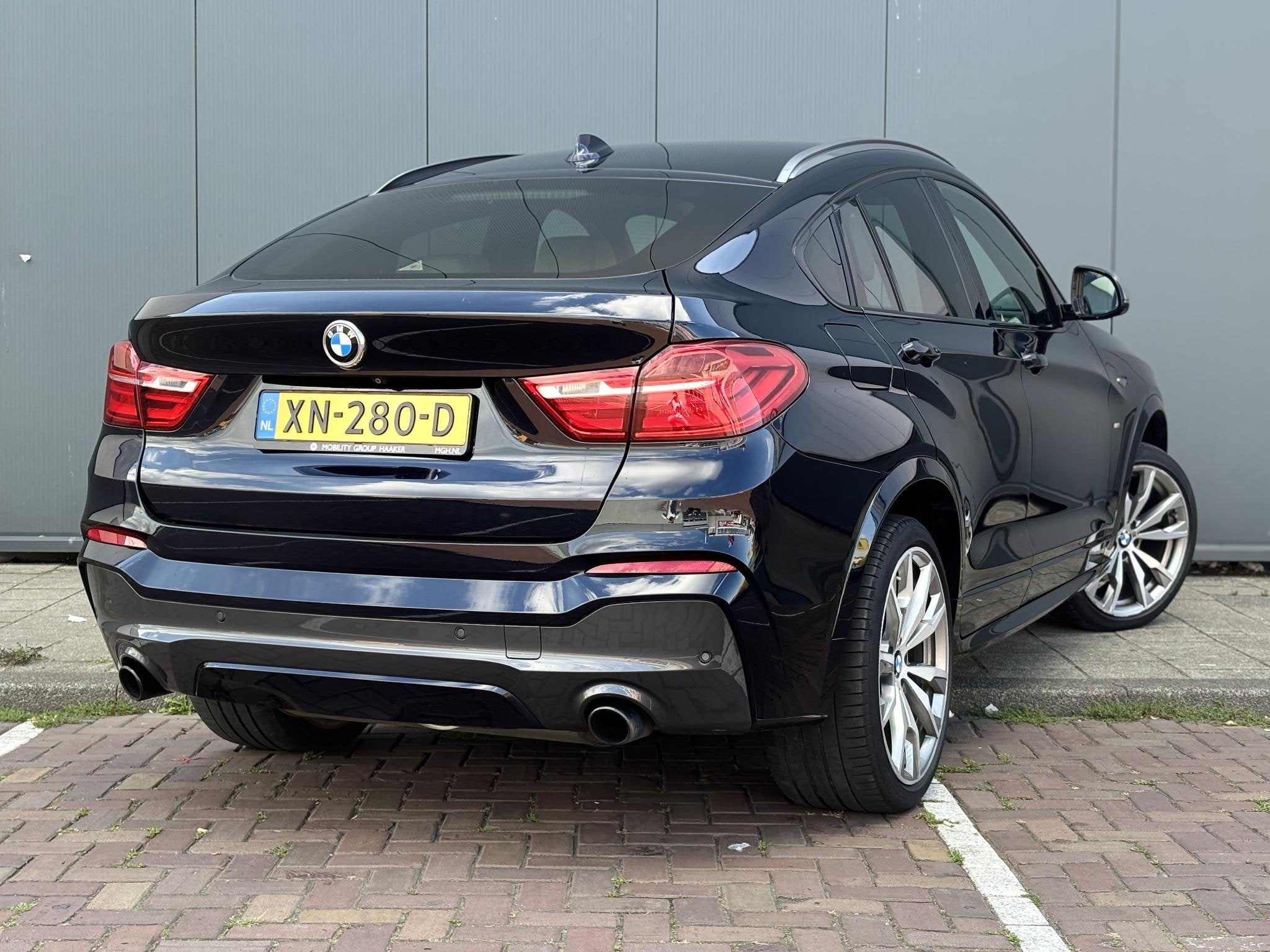 BMW X4 M40i High Executive | Apple-Android | Adaptieve Cruis, Automaat, Gebruikt, Euro 6, Zwart