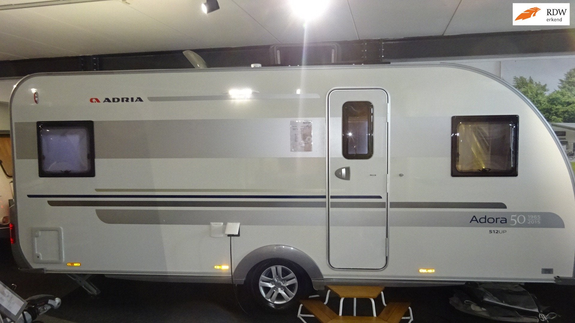 ADRIA ADORA 512 UP 50 Years 2016 VASTBED RONDZIT MOVER TOP, Bedrijf, Adria, 1250 - 1500 kg, Tot en met 4