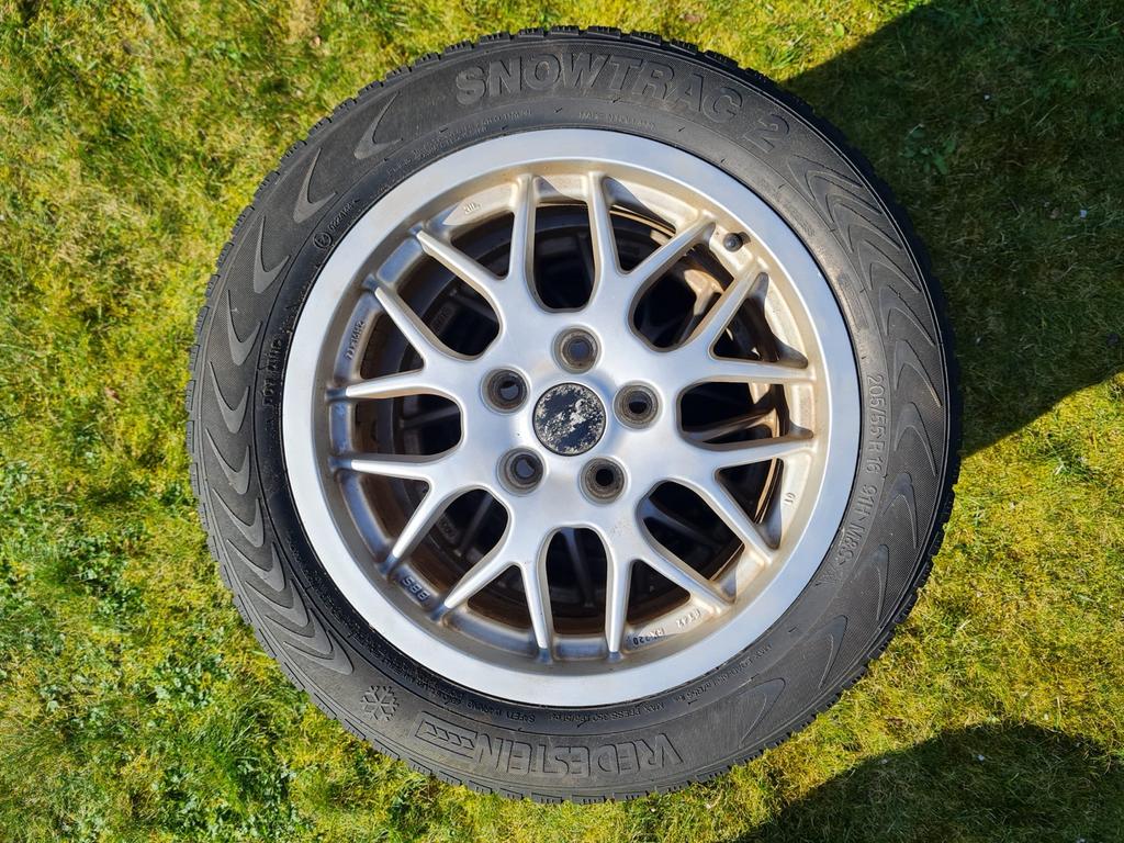 Meerdere sets winterbanden op lichtmetalen velg, Ophalen, Gebruikt, 16 inch, Banden en Velgen