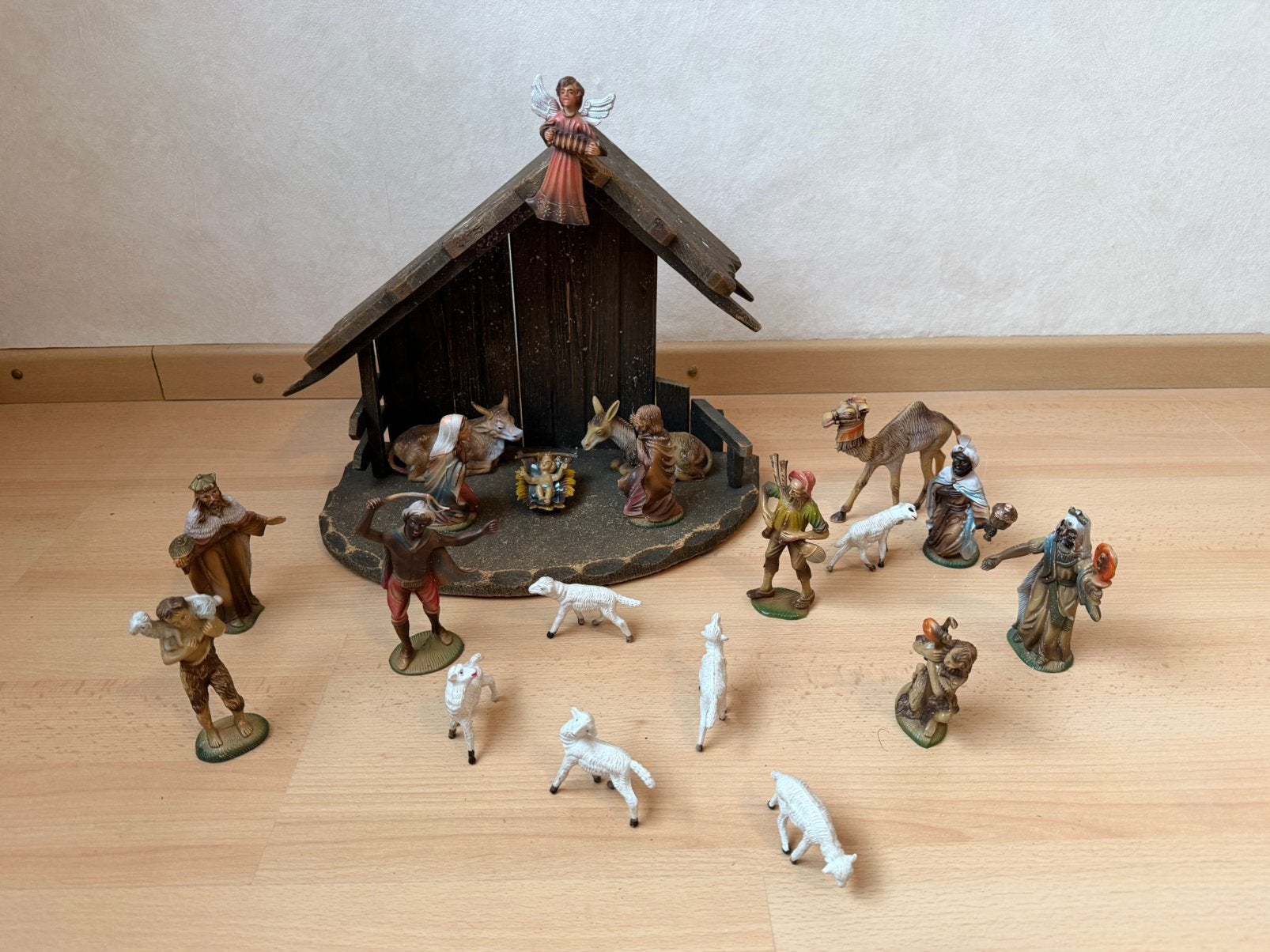 Kerststal met rubberen beelden, Ophalen, Gebruikt