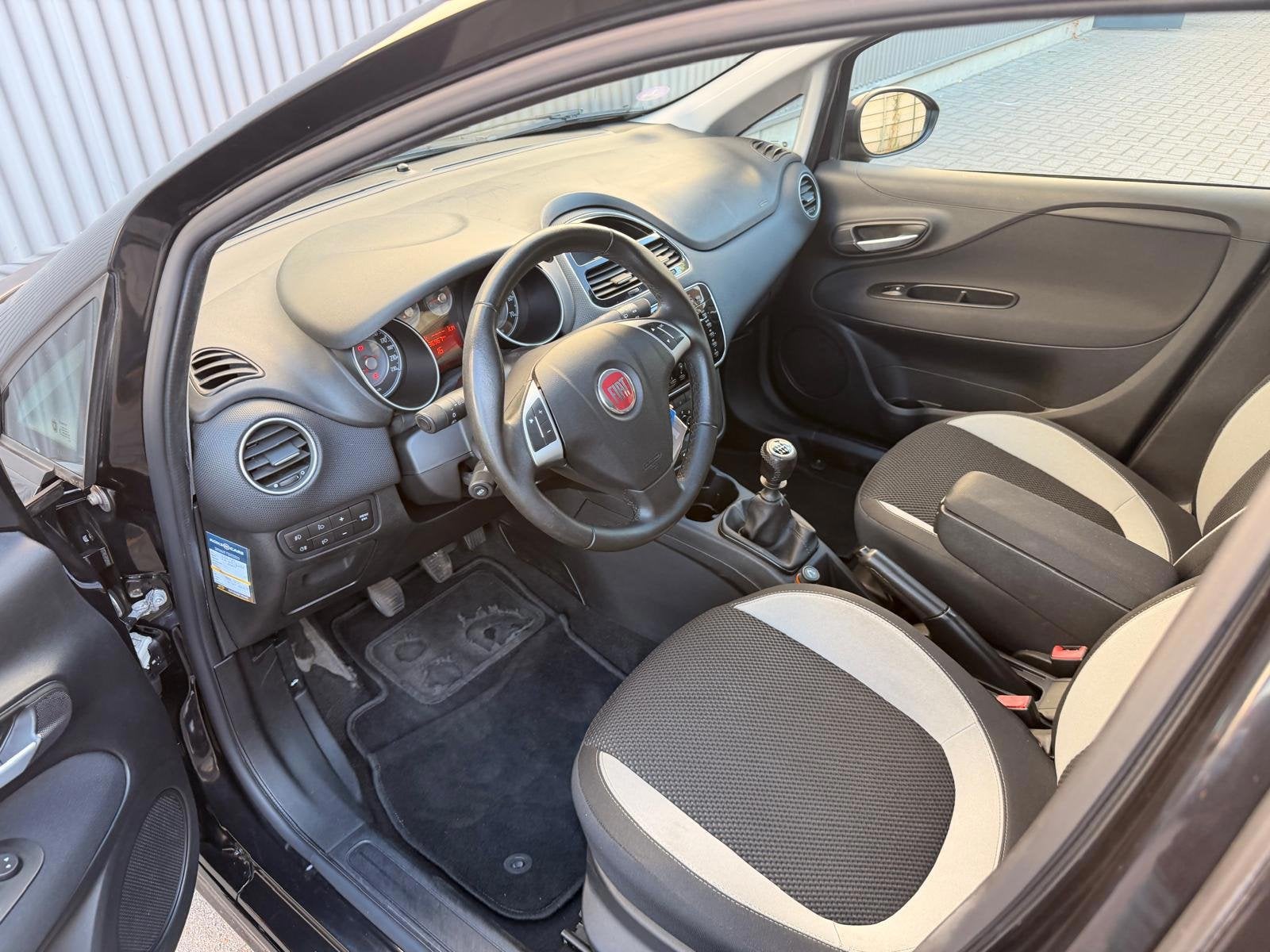 Fiat Punto Evo 0.9 TwinAir Easy|Nieuwe koppeling & Distribut, Auto's, Fiat, Voorwielaandrijving, Euro 5, 86 pk, Gebruikt