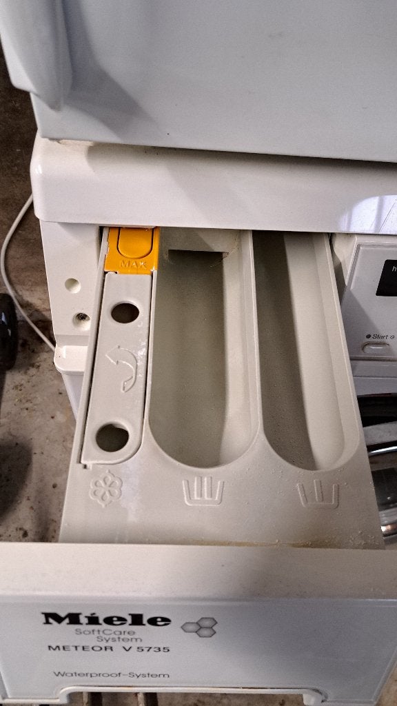 Miele SoftCare System METEOR V 5735 Wasmachine, Ophalen, Zo goed als nieuw, Voorlader, 85 tot 90 cm