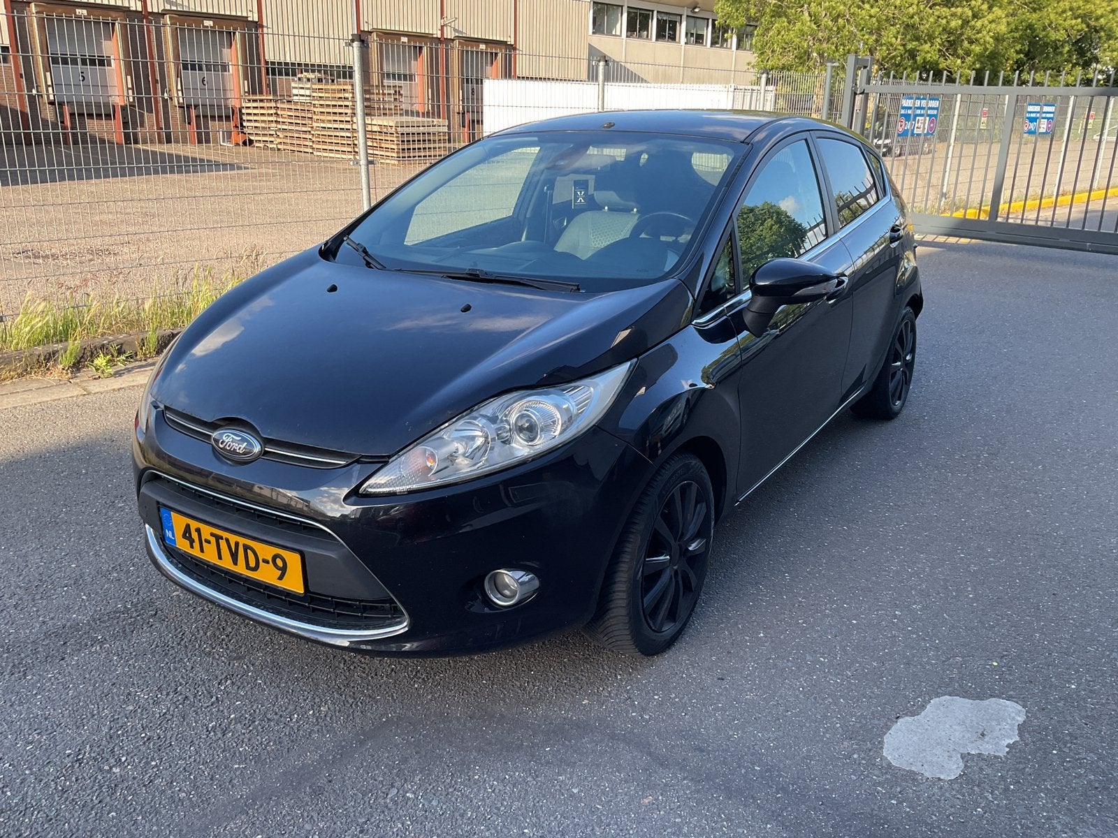 FIESTA DSL  2012   4 CYL.RIJDT PRIMA 1.6 TDCI APK 2027 EURO5, Auto's, Voorwielaandrijving, Euro 5, Zwart, 4 cilinders
