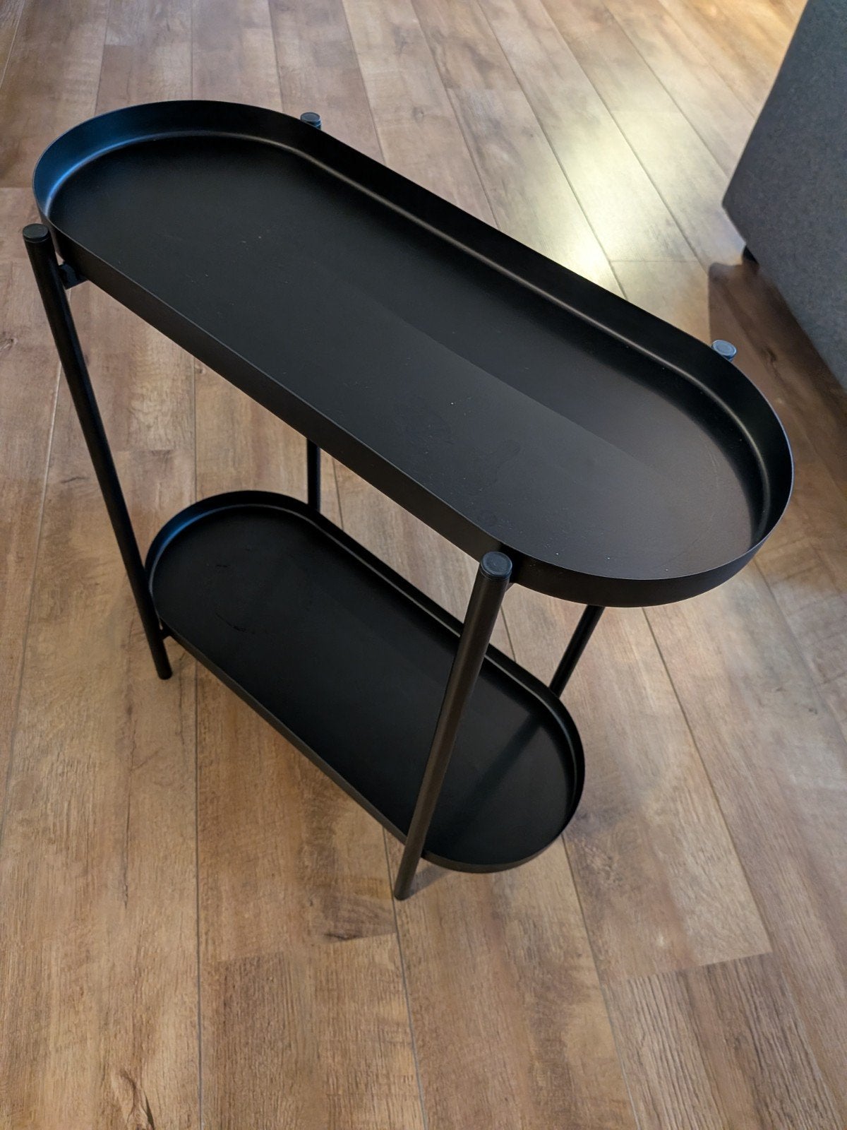 IKEA OLIVBLAD bijzettafel - Zo goed als nieuw!, Huis en Inrichting, Tafels | Bijzettafels, Ophalen, Zo goed als nieuw, Ovaal, Metaal of Aluminium