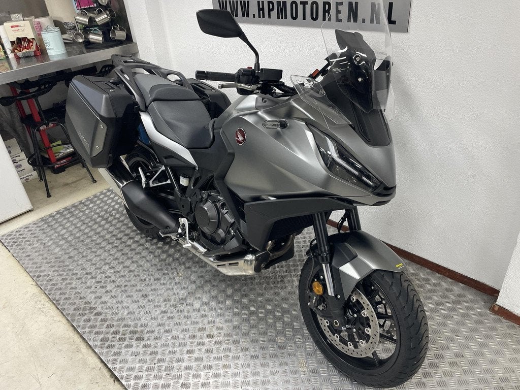 Honda NT1100 NT 1100 AN ABS TC BOVAGGARANTIE FULL OPTION, Rivium Boulevard 222-11
2909 LK  Capelle aan den Ijssel, NL, Bedrijf