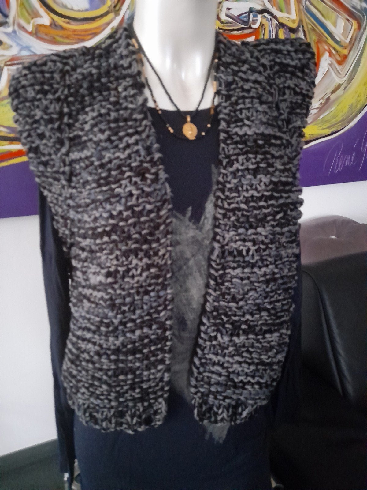 Nieuw handgebreid Gilet model Kiro by Kim, Kleding | Dames, Truien en Vesten, Ophalen of Verzenden, Nieuw, Zwart