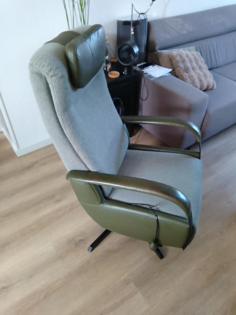 Vintage Groene Fauteuil - Comfortabele Draaistoel, Gebruikt, Leer, 75 tot 100 cm, 50 tot 75 cm