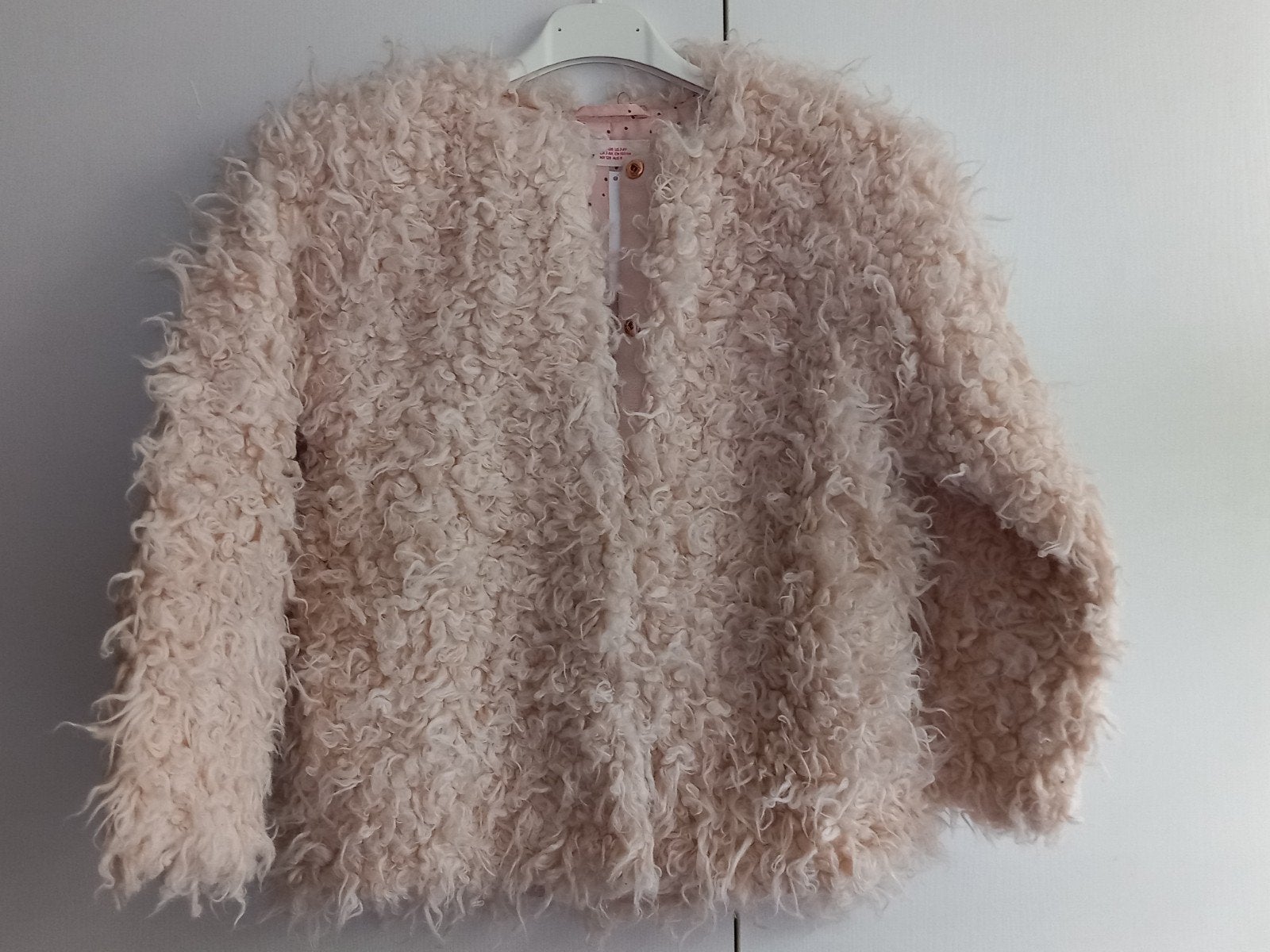 Nieuw met kaartje Fluffy jasje Maat 128 H&M, Ophalen of Verzenden, Nieuw, Meisje, Jas