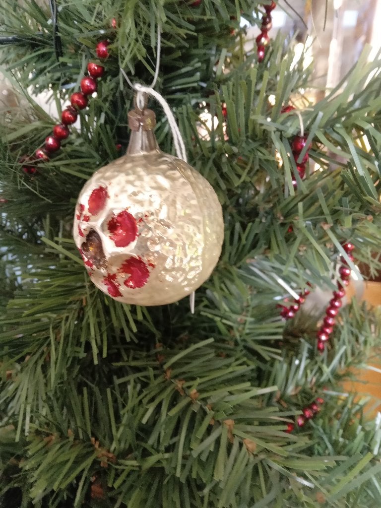 oude glazen kerstbal model zilveren putjesbal, Ophalen of Verzenden, Gebruikt