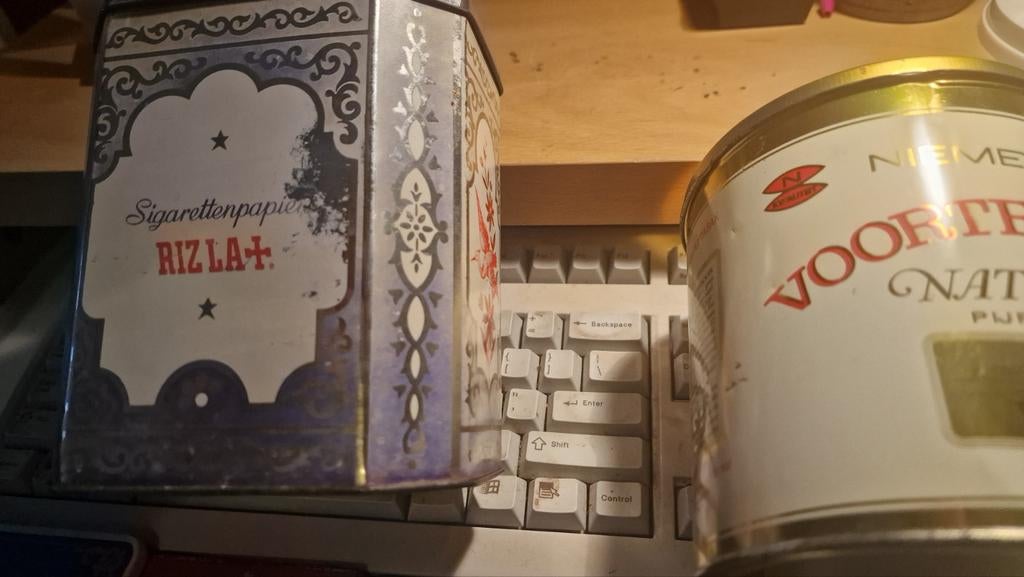 Rookers benodigheden, 8 blikken,voor 5€ MAG HET WEG., Ophalen of Verzenden, Overige