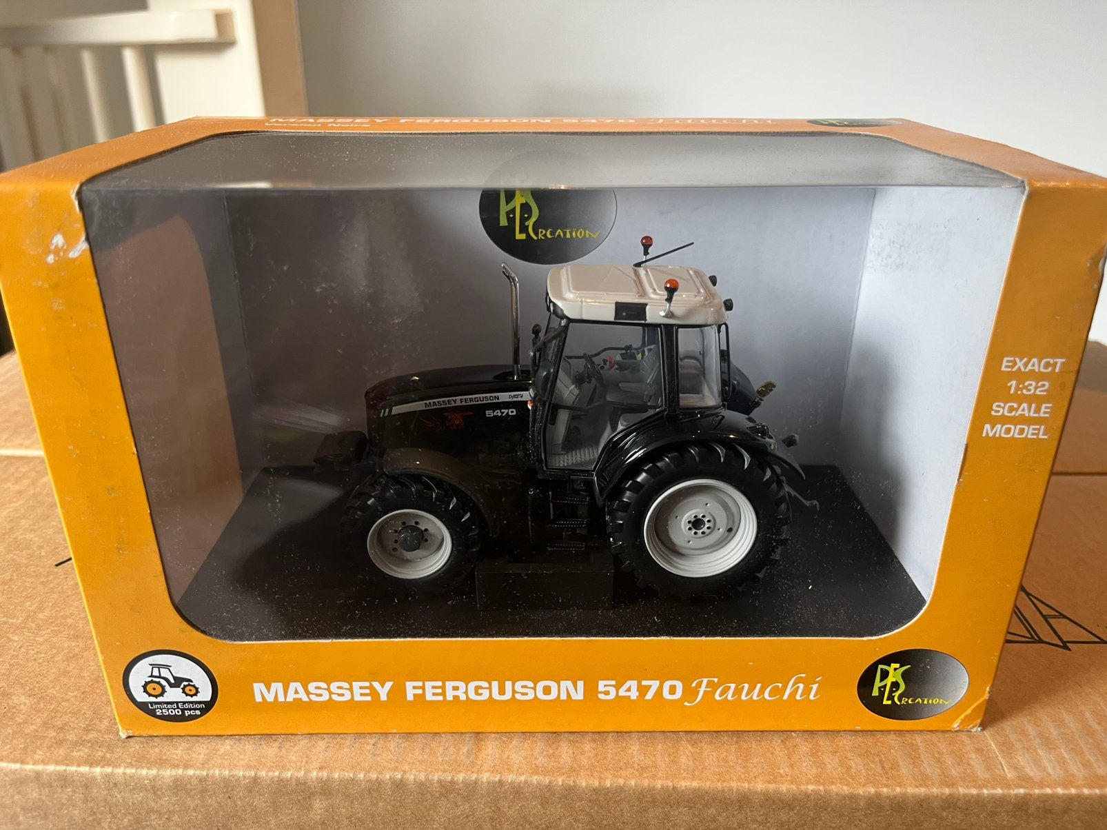 Massey Ferguson 5470 trekker Fauchi UH limited Pes008, Ophalen of Verzenden, Nieuw, Tractor of Landbouw, Universal Hobbies