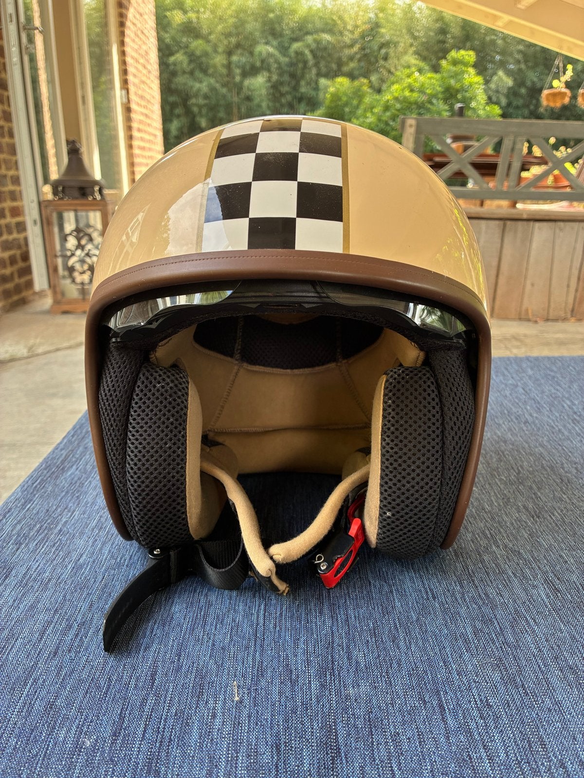Scooter/brommer helm, Ophalen