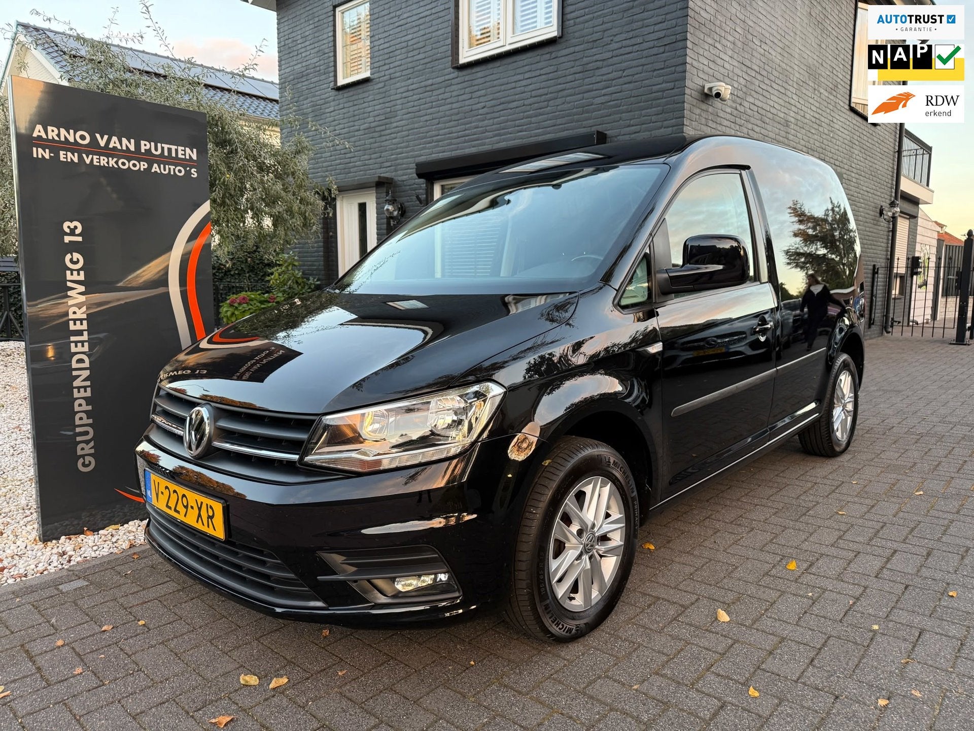 Volkswagen Caddy 2.0 TDI Highline Automaat Zeer netjes!, Stof, 4 cilinders, 700 kg, Volkswagen