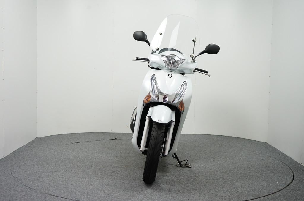 Honda SH 150 (bj 2015), Motoren, Motoren | Honda, Scooter, Bedrijf, 11 kW of minder, 153 cc
