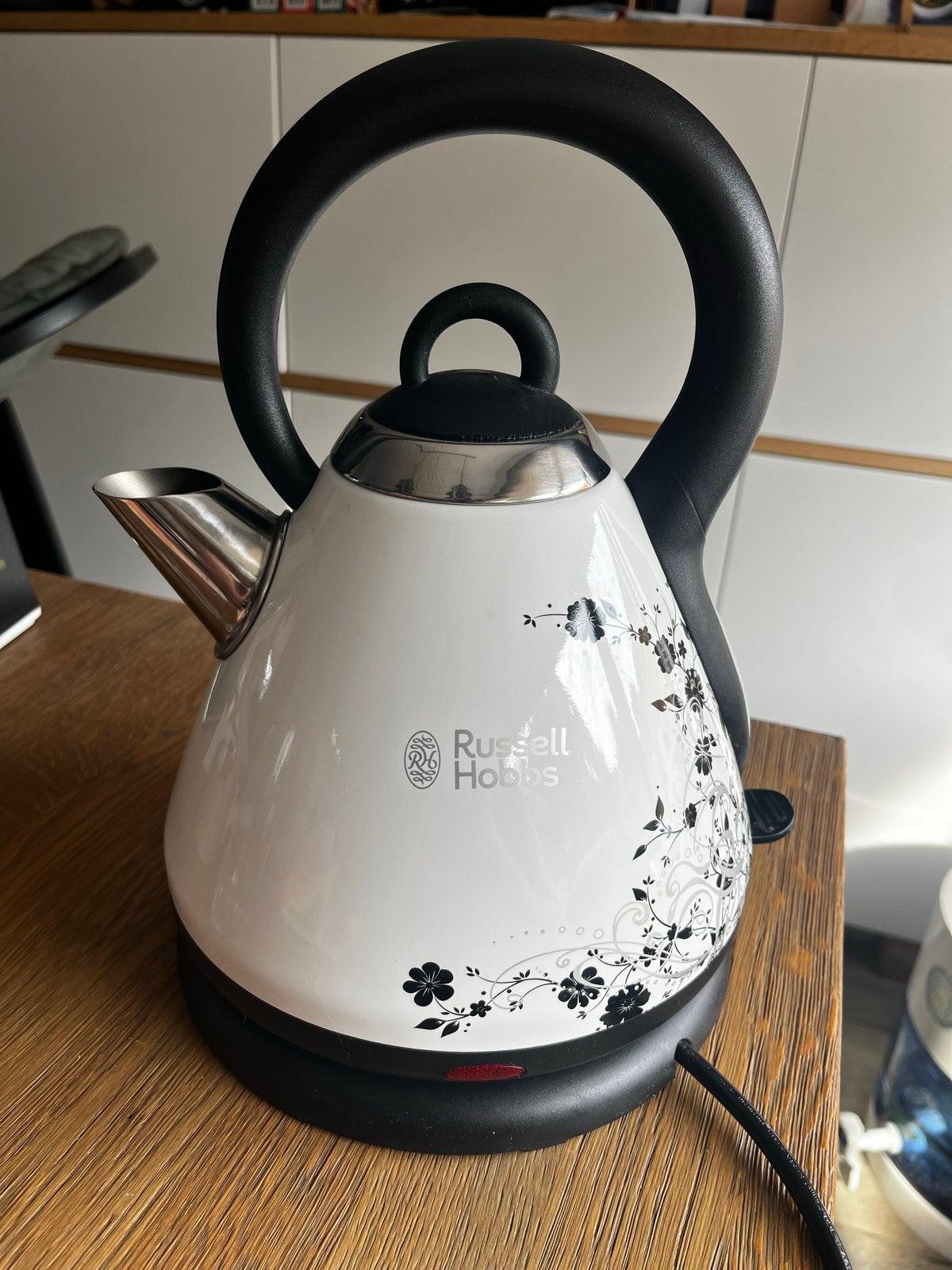 Russell Hobbs waterkoker met fleurige print - Gebruikt, Witgoed en Apparatuur, 1 tot 2 liter, Ophalen of Verzenden, Gebruikt, Rvs