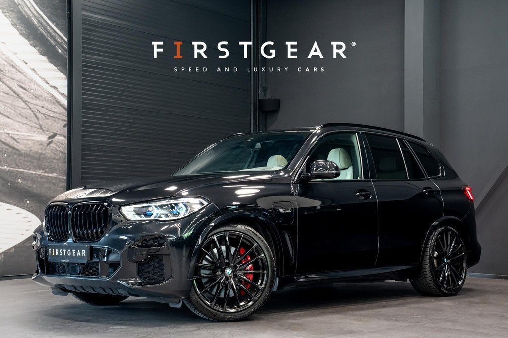 BMW X5 xDrive45e High Executive *M-Sport / Panorama / HUD /, Auto's, Automaat, Gebruikt, 394 pk, Zwart