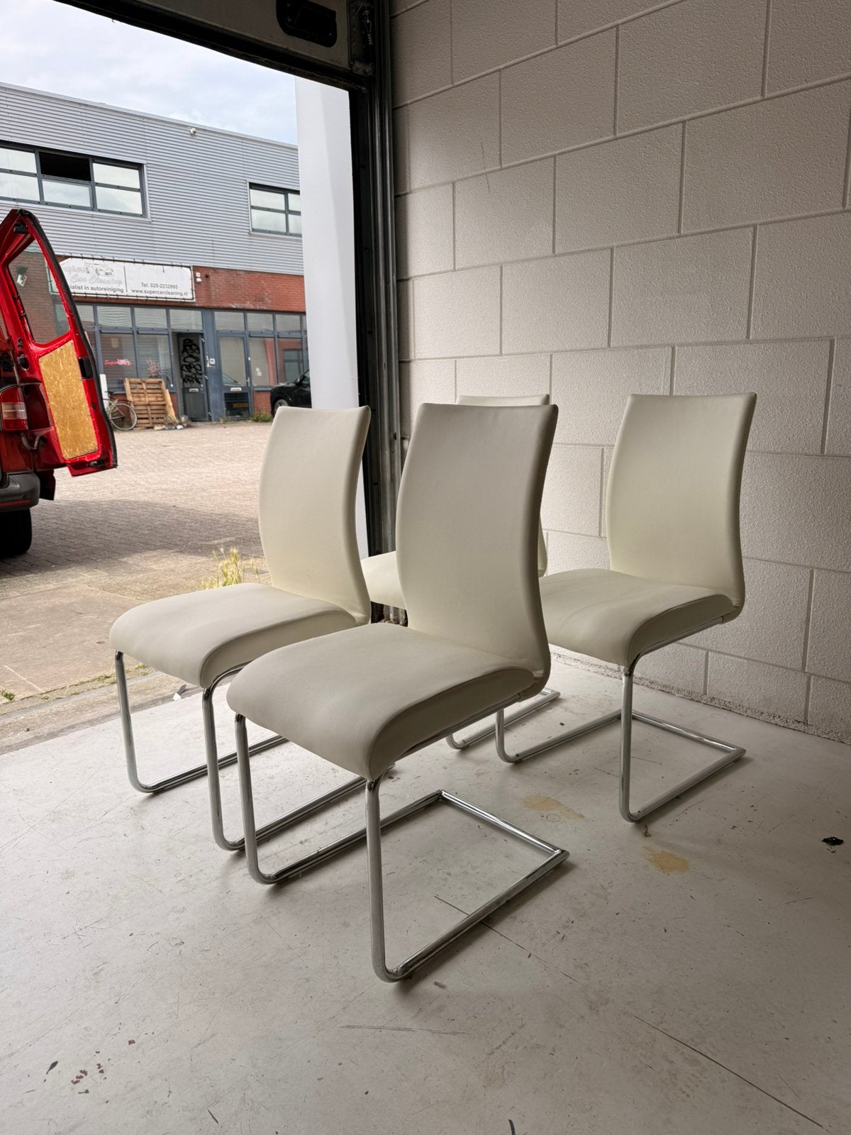 Witte stoelen chroom NIEUW!, Ophalen, Overige materialen, Wit, Nieuw