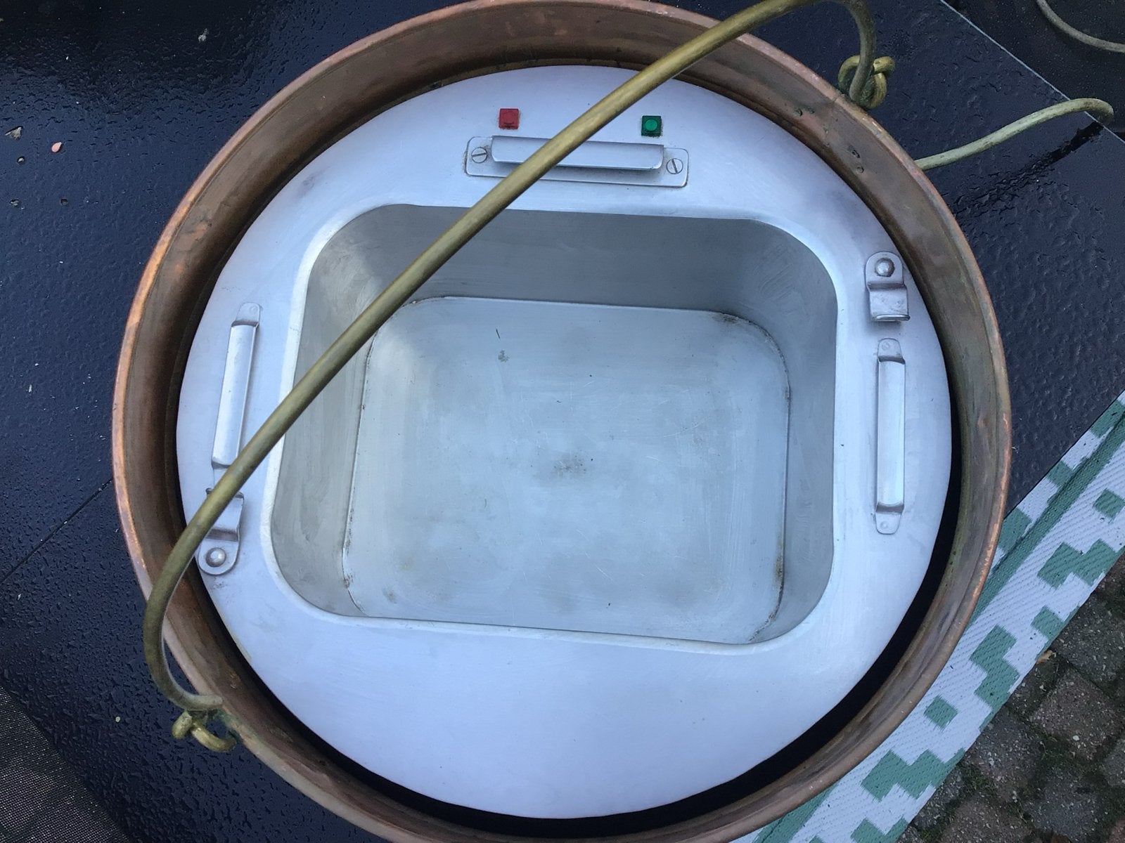 Koperen heksenketel met elektrische warmhoudfunctie driepoot, Ophalen, Gebruikt