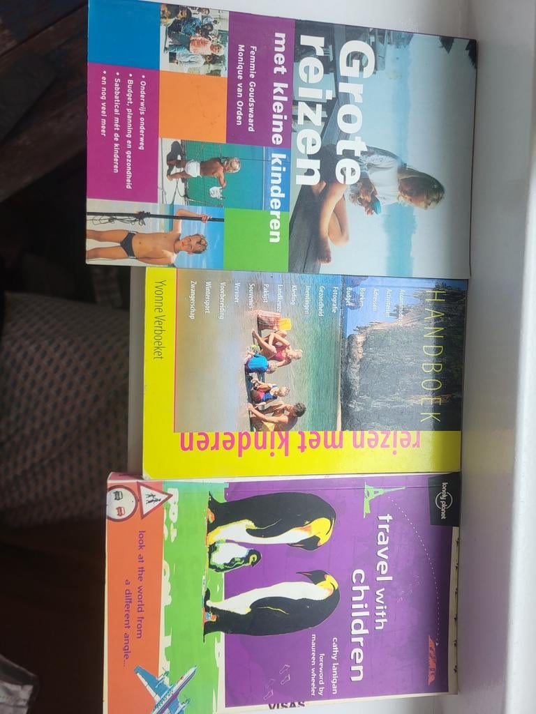 3 reisboeken voor verre reizen met kinderen, Ophalen of Verzenden, Zo goed als nieuw