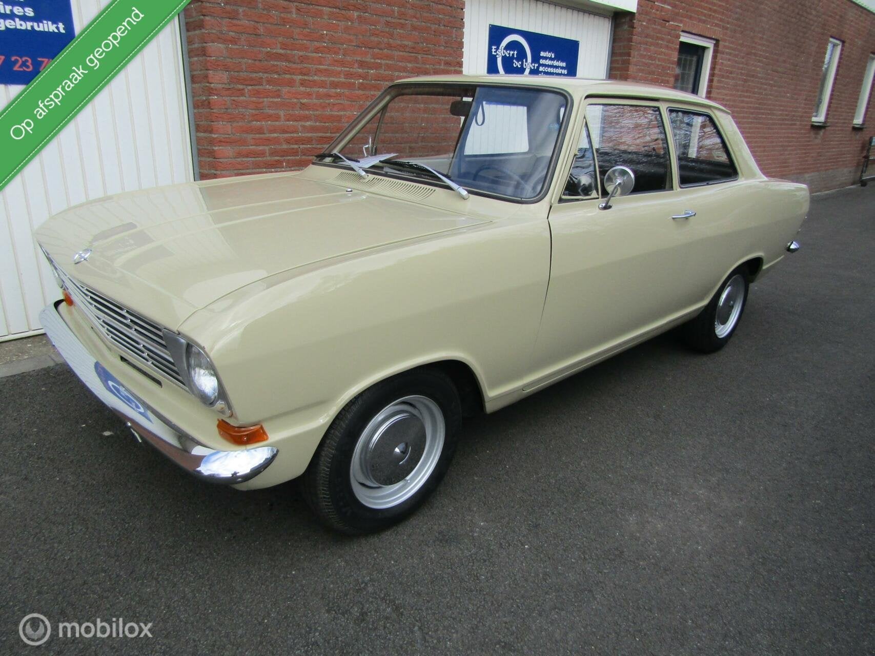 nette originele Opel kadett sedan 1100s automaat 1971 sedan, Auto's, Oldtimers, Overige carrosserieën, Beige, Origineel Nederlands