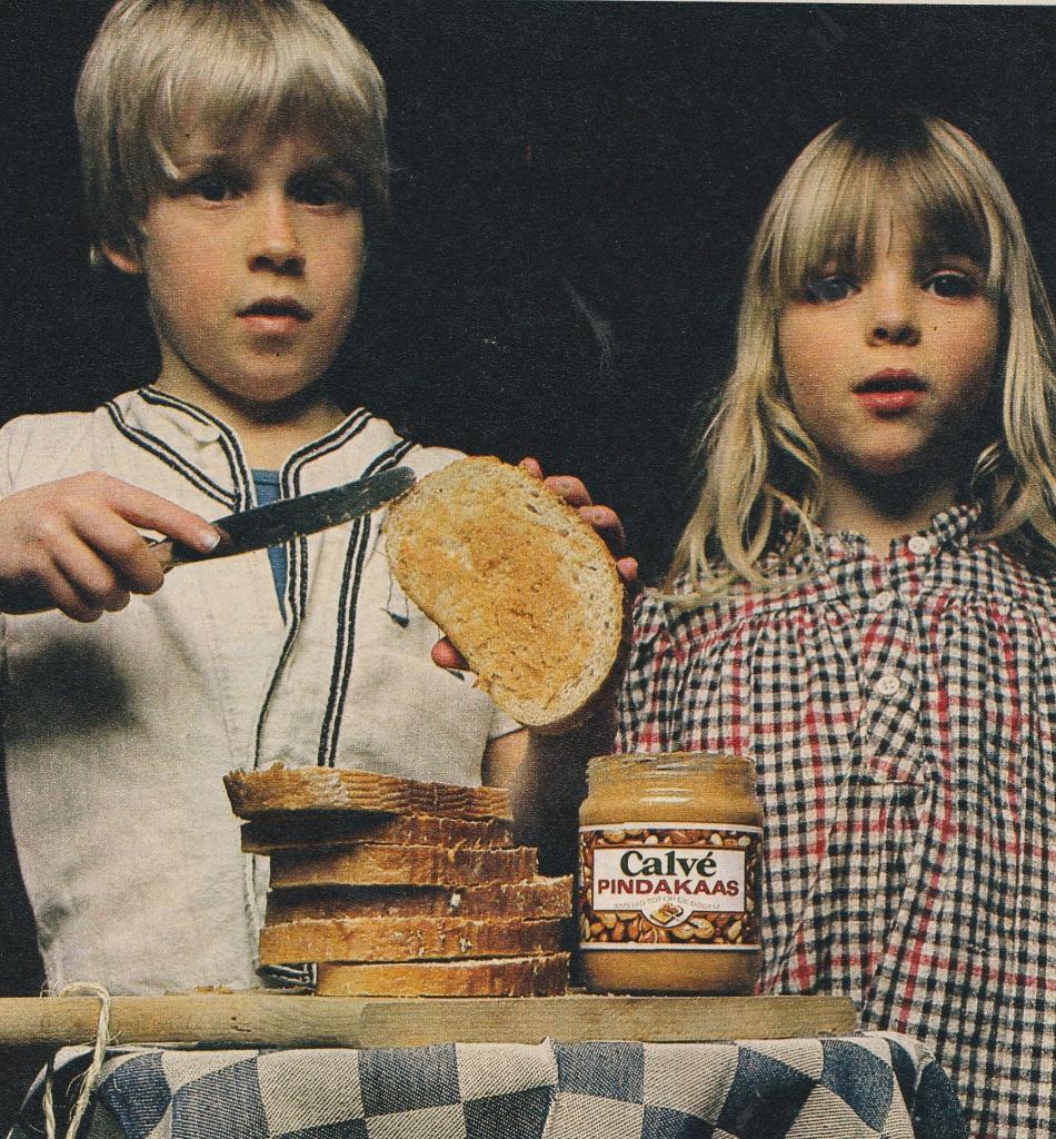 Retro reclame 1978 Calvé pindakaas jongetje meisje brood, Verzamelen, Verzenden, Overige typen