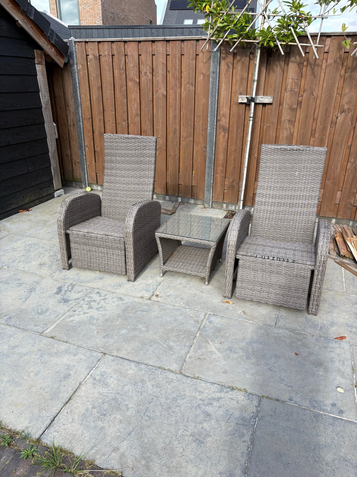 Wicker tuinstoelen met verstelbare rugleuning en bijzettafel, Ophalen, Gebruikt, Wicker, Verstelbaar