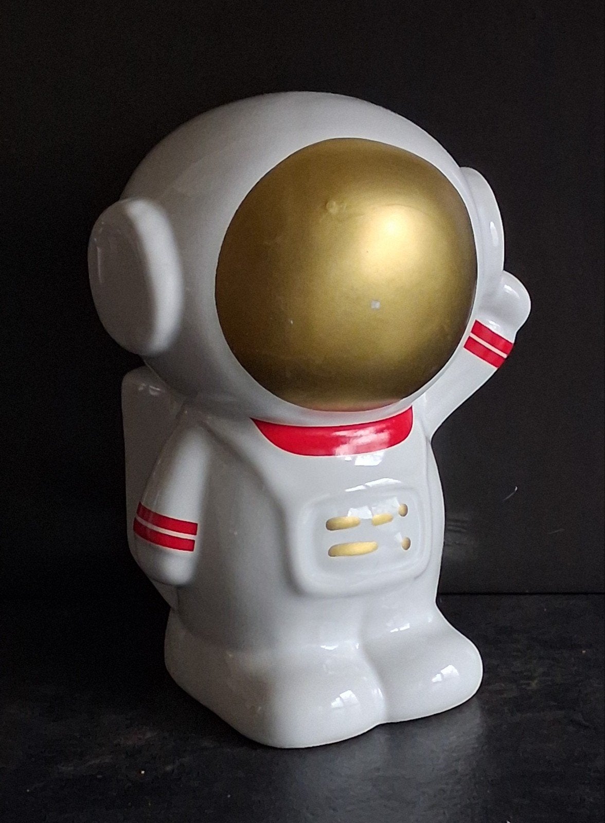 Spaarpot. Astronaut.  Keramiek.  Glazuur.  18 cm., Ophalen, Zo goed als nieuw, Steen, Aardewerk of Keramiek, Overige thema's