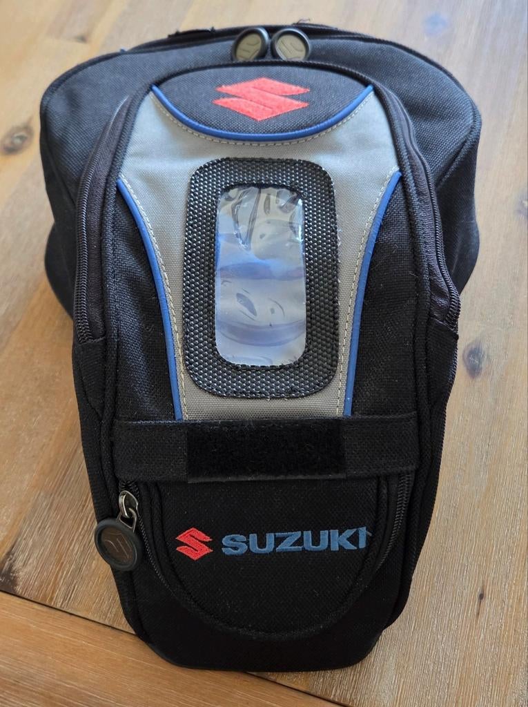 Suzuki Quick Lock tanktas, Motoren, Ophalen