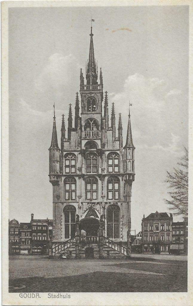 AK Gouda - Stadhuis, Verzenden, 1920 tot 1940, Ongelopen, Zuid-Holland