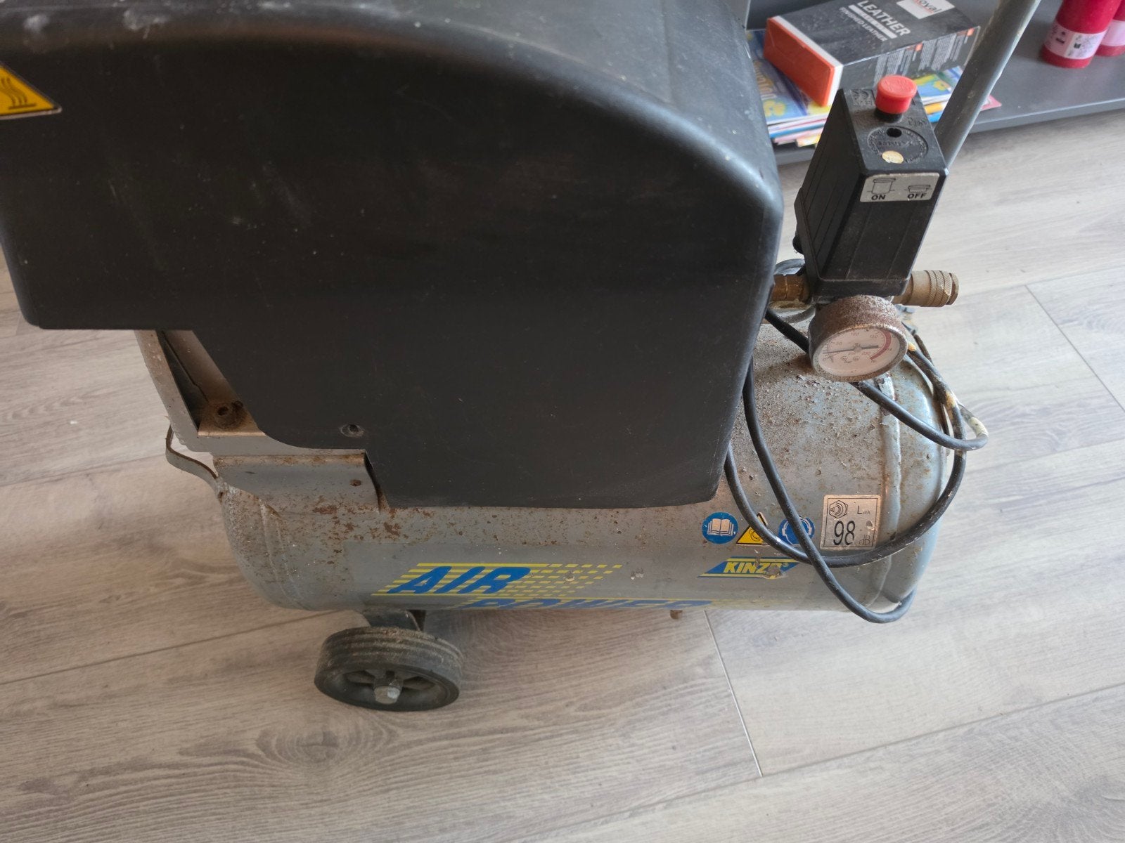 Kinzo Air Power Compressor - 24L, 8 bar, Ophalen, Gebruikt, 6 tot 10 bar, Minder dan 200 liter/min