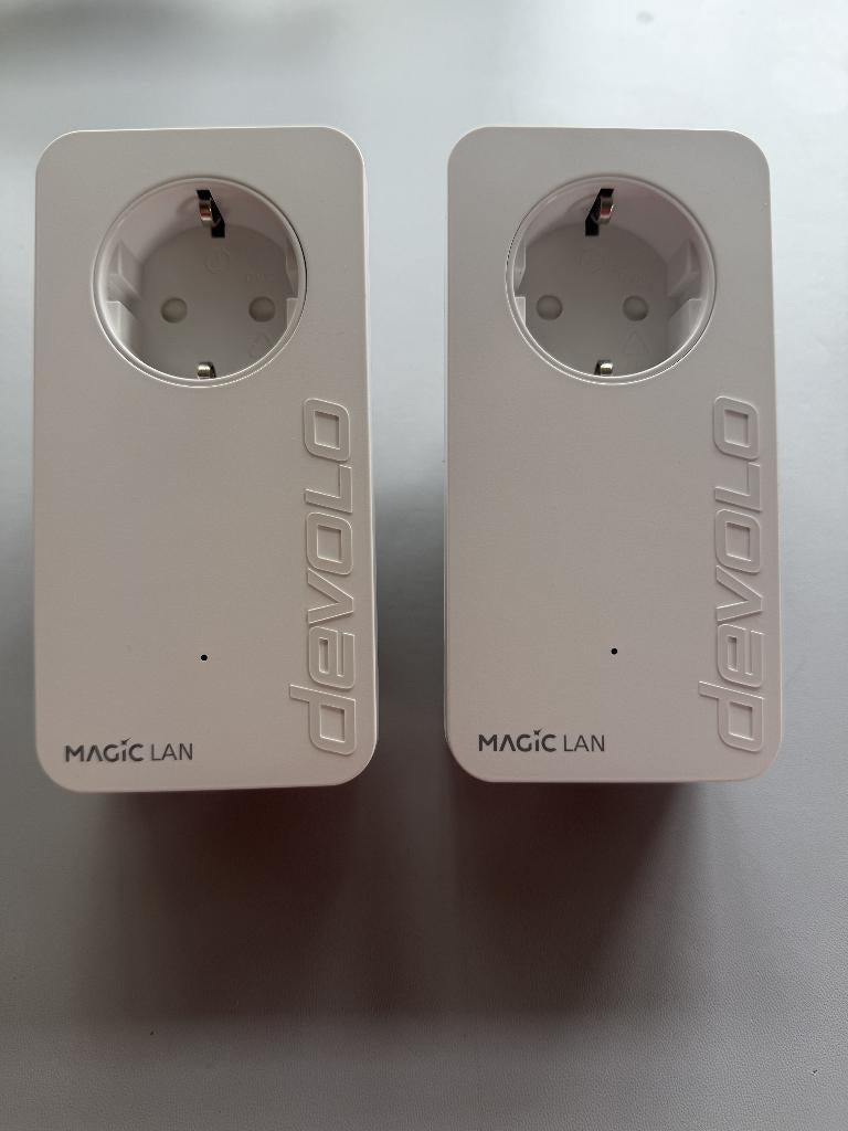 Devolo Magic 2 LAN starterkit - 2 Adapters - 2400 Mbps, Computers en Software, Powerlines, Zo goed als nieuw, Ophalen of Verzenden