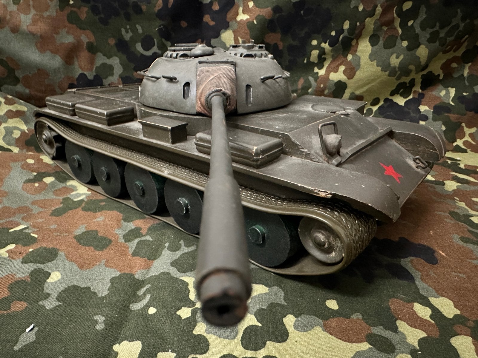 Holz-Mechanik-Gmbh Russiche houten tank T54 Instruciemodel, Verzamelen, Ophalen of Verzenden, Landmacht, Duitsland, Overige typen