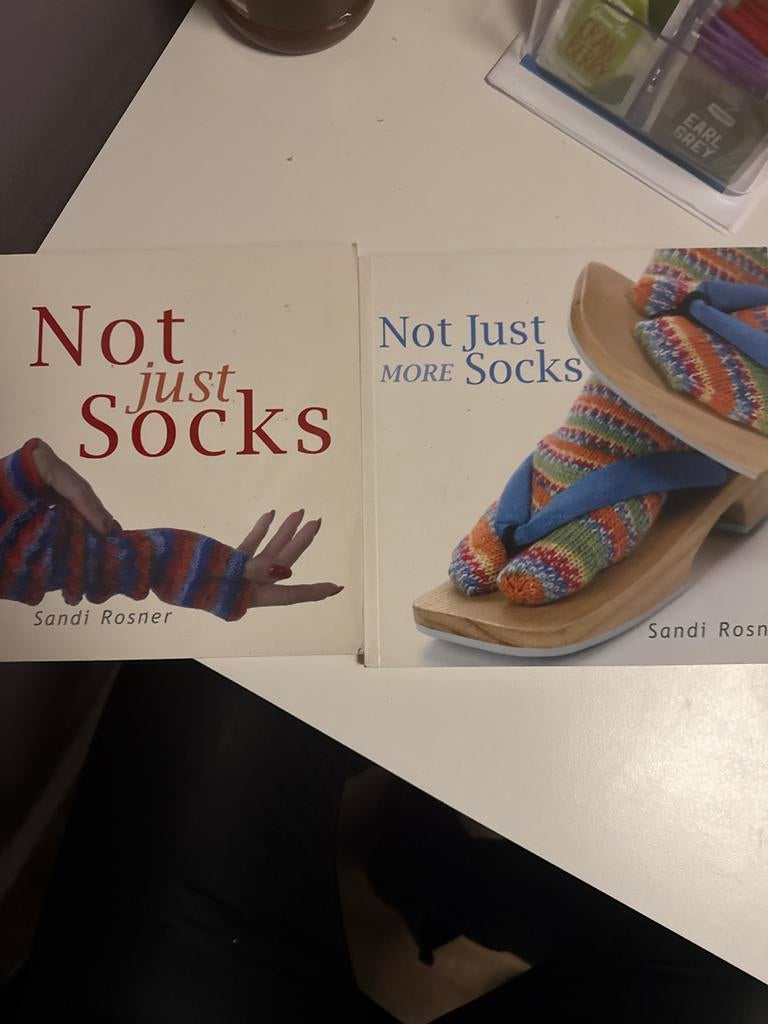 Not Just Socks en Not Just More sokken breien sandi rosner, Hobby en Vrije tijd, Breien en Haken, Ophalen of Verzenden, Gebruikt