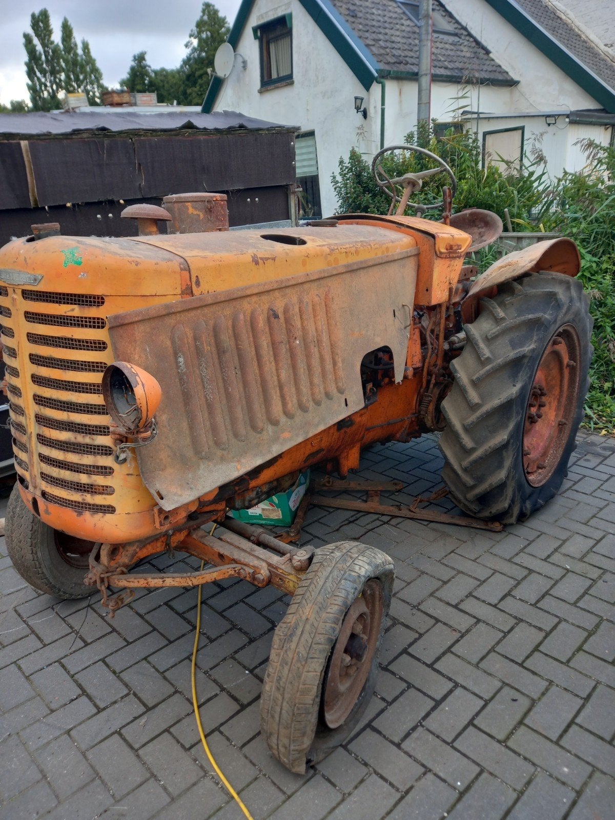 renault oldtimer tracktor, Zakelijke goederen, Ophalen of Verzenden, Oldtimer, Tot 80 Pk, Tot 2500