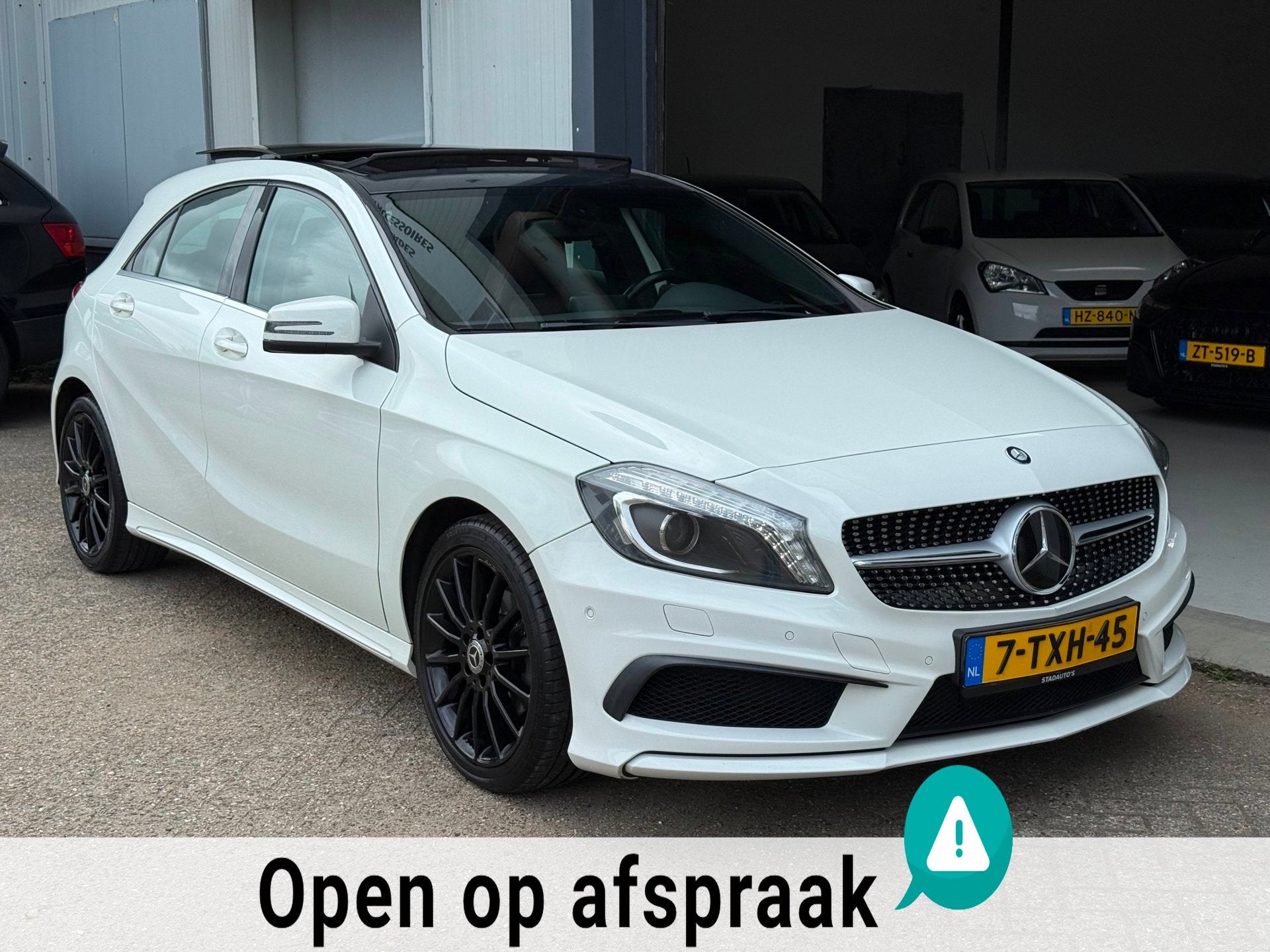 Mercedes-Benz A-klasse 180 AMG Automaat Panoramadak NAP!, Auto's, Gebruikt, 4 cilinders, Bi-Xenon koplampen, 695 kg