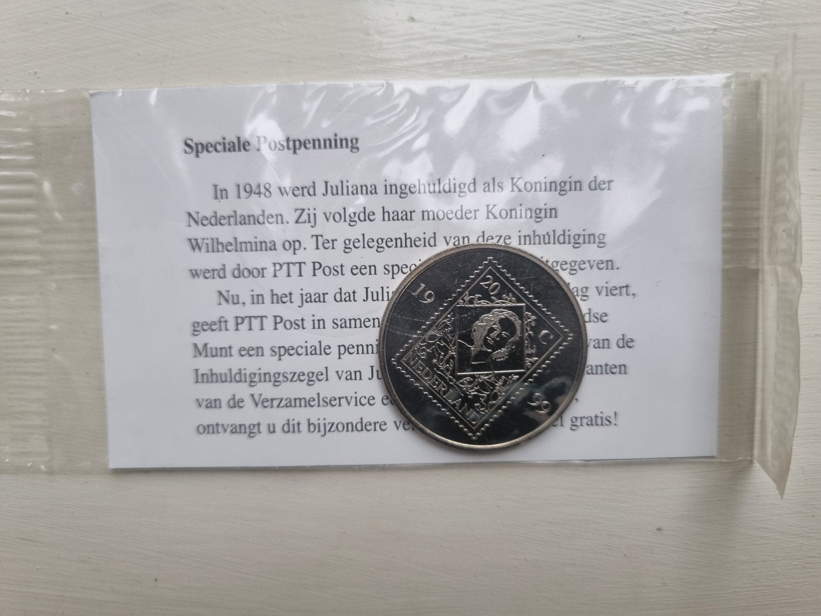 Speciale Postpenning
Nieuw !, Postzegels en Munten, Ophalen of Verzenden, Koningin Beatrix, Euro's