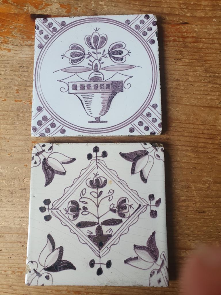Mangaankleurige bloempottegels, Antiek en Kunst, Ophalen of Verzenden