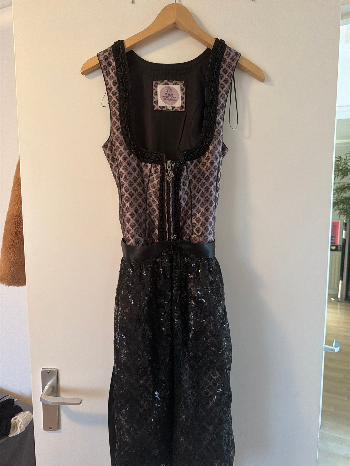 MarJo Dirndl Glow Collection - Maat 40, Zwart, Zo goed als nieuw, Onder de knie, Ophalen