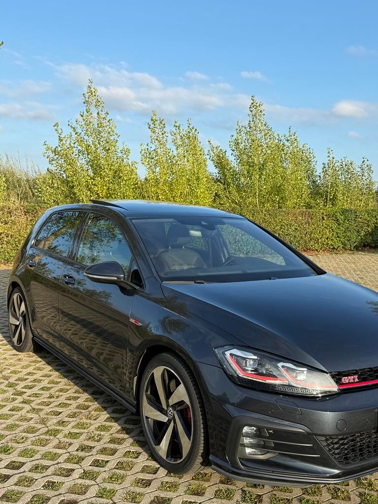 Volkswagen Golf 7.5 GTI Performance 245PK Pano CarPlay ACC, Auto's, 4 cilinders, 1984 cc, Blauw, 1337 kg