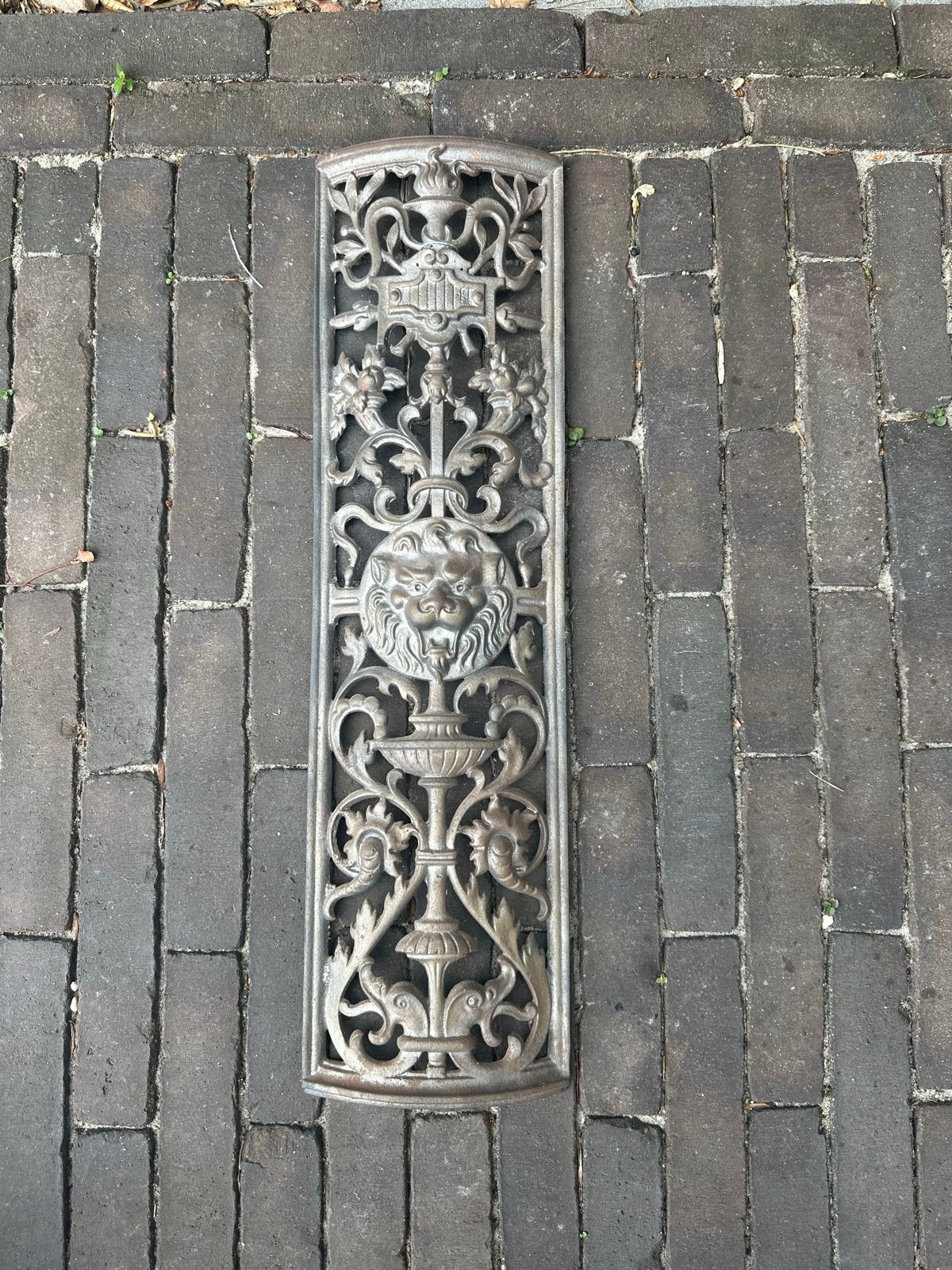 Decoratief Gietijzeren Ornament met Leeuwenkop, Ophalen