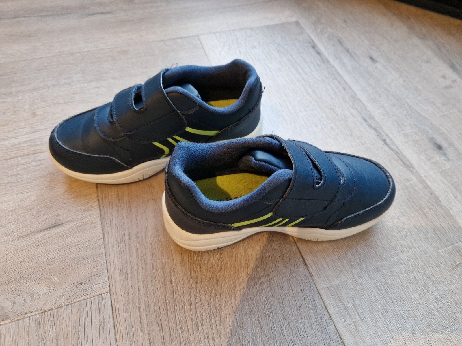 Sportschoenen/ gymschoenen jongens maat 29, Ophalen, Sportschoenen, Chicane, Zo goed als nieuw