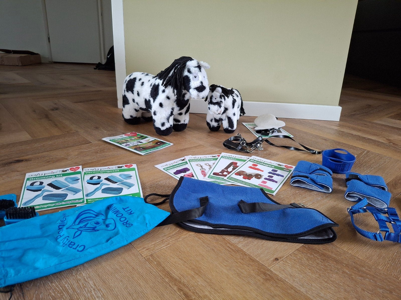 Crafty Ponies set met paarden en accessoires, Ophalen, Paard, Overige merken, Zo goed als nieuw